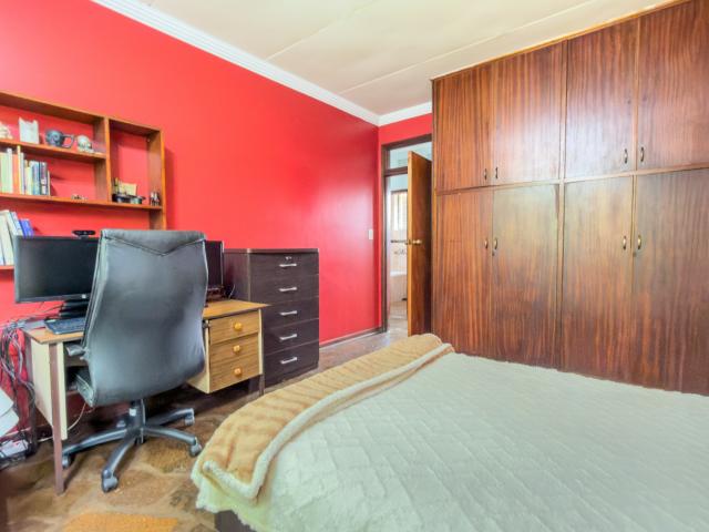 4 Bedroom House For Sale in Glenmore