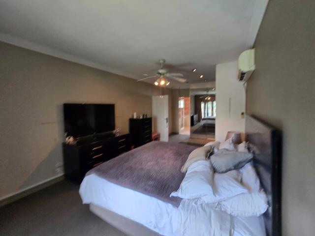 4 Bedroom House For Sale in Glenvista