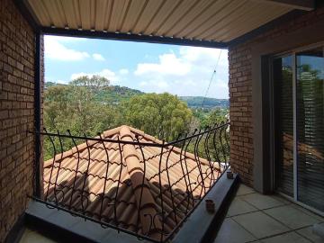 4 Bedroom House For Sale in Glenvista