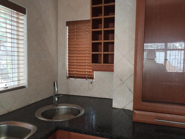 4 Bedroom House For Sale in Glenvista