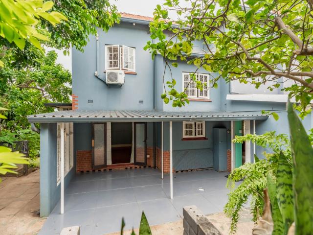 4 Bedroom House For Sale in Glenwood