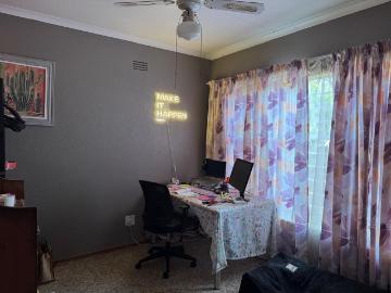 4 Bedroom House For Sale in Greenhills