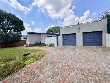 4 Bedroom House For Sale in Greenhills