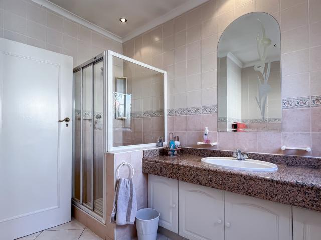 4 Bedroom House For Sale in Greenside
