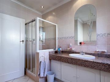 4 Bedroom House For Sale in Greenside