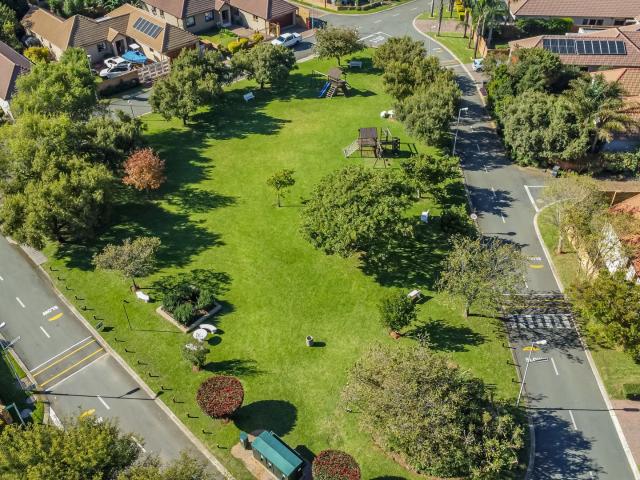 4 Bedroom House For Sale in Greenstone Hill