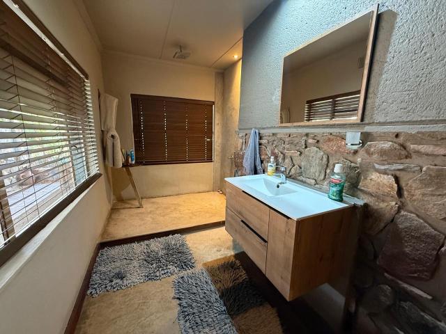 4 Bedroom House For Sale in Grietjie Private Nature Reserve