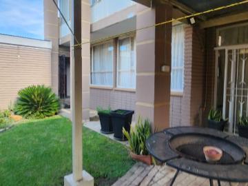 4 Bedroom House For Sale in Grimbeeck Park