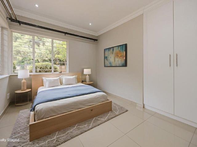 4 Bedroom House For Sale in Douglasdale