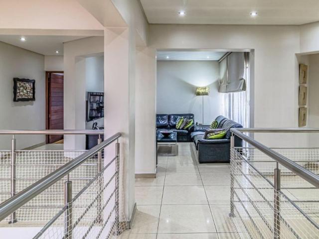 4 Bedroom House For Sale in Dowerglen Ext 5