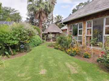 4 Bedroom House For Sale in Dowerglen Ext 2
