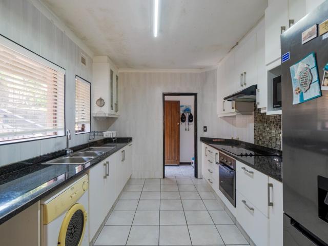 4 Bedroom House For Sale in Doon Heights