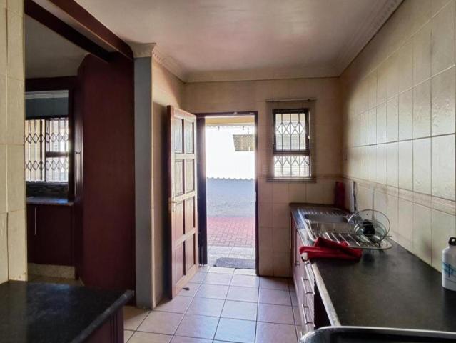 4 Bedroom House For Sale in Dawn Park