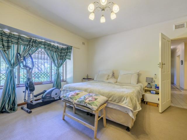 4 Bedroom House For Sale in Dawncrest