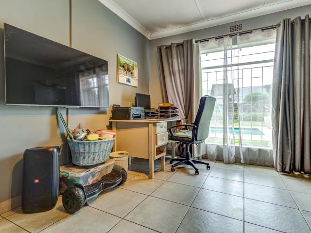 4 Bedroom House For Sale in Dalpark