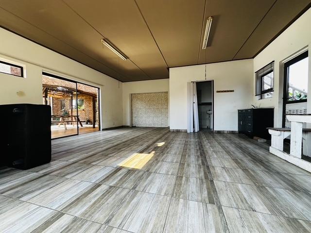 4 Bedroom House For Sale in Dalpark Ext 1
