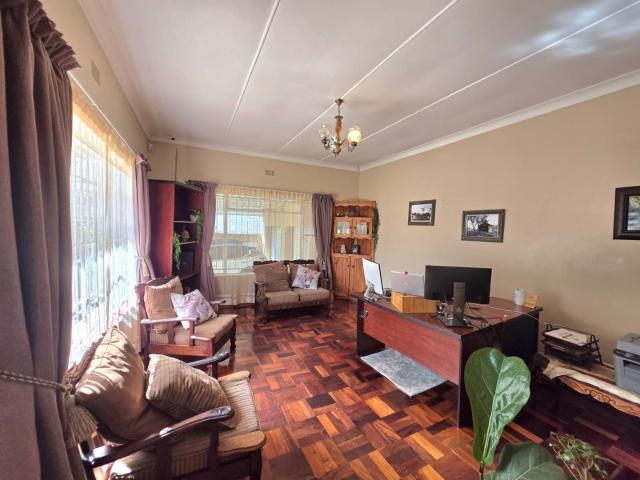 4 Bedroom House For Sale in Dan Pienaar