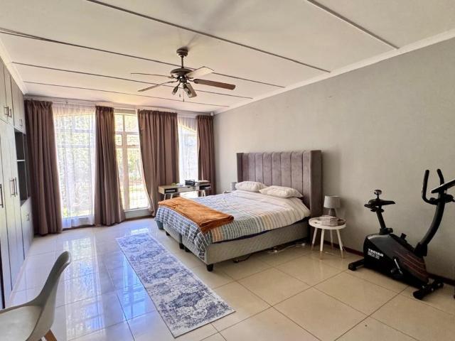 4 Bedroom House For Sale in Dan Pienaar
