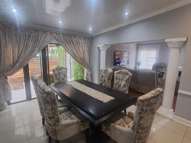 4 Bedroom House For Sale in Danville