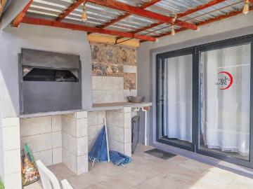 4 Bedroom House For Sale in Darling