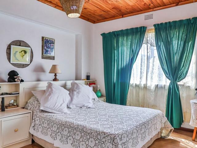 4 Bedroom House For Sale in De Kelders
