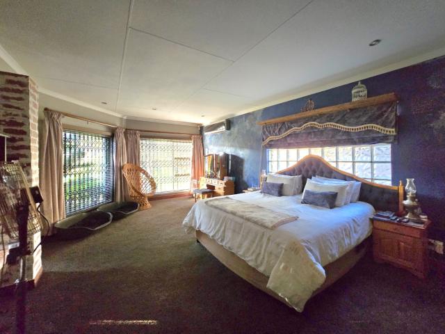 4 Bedroom House For Sale in Dennesig