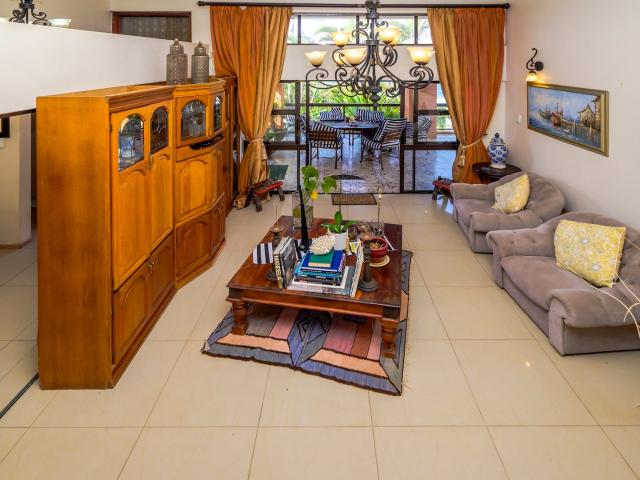 4 Bedroom House For Sale in Desainagar