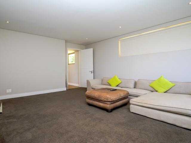 4 Bedroom House For Sale in Dunkirk Estate