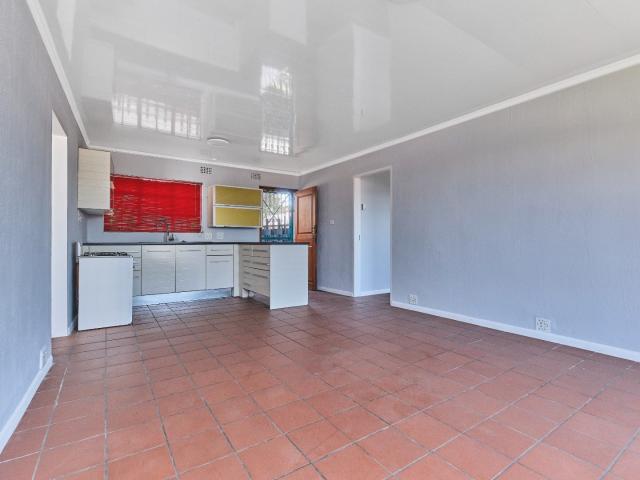 4 Bedroom House For Sale in East Town