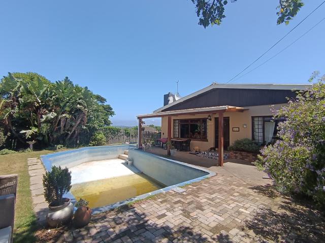 4 Bedroom House For Sale in East Bank