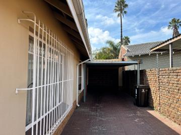 4 Bedroom House For Sale in Eastleigh