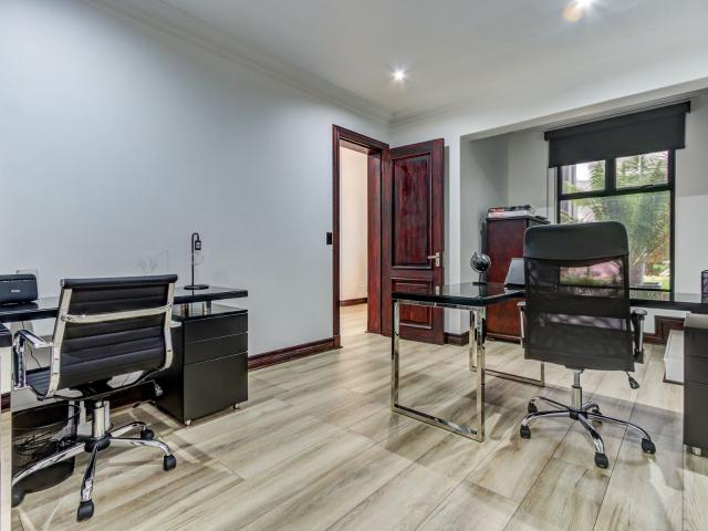 4 Bedroom House For Sale in Ebotse Golf Estate