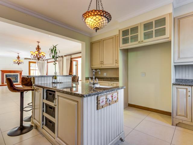 4 Bedroom House For Sale in Ebotse Golf Estate