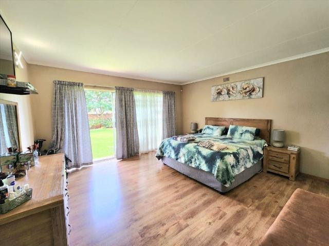 4 Bedroom House For Sale in Edleen