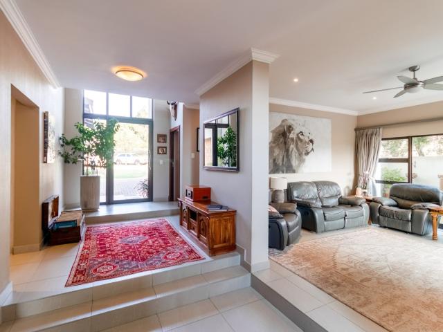 4 Bedroom House For Sale in Eikenhof