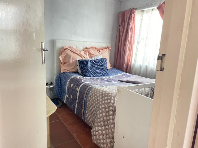 4 Bedroom House For Sale in Ekuphumleni