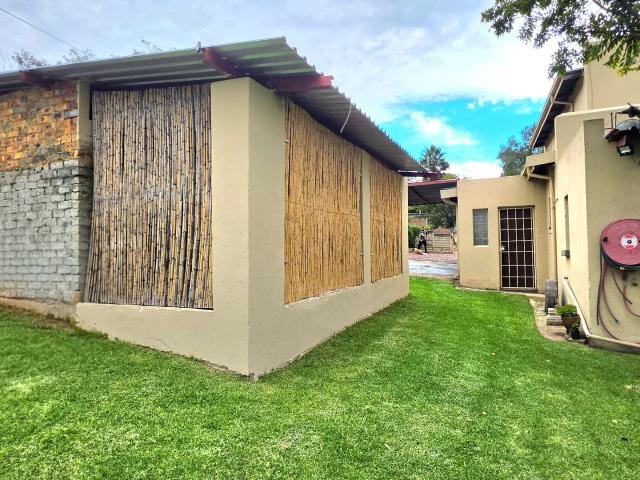 4 Bedroom House For Sale in Elandshaven