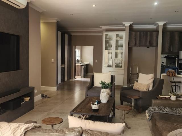 4 Bedroom House For Sale in Eldo Park