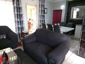 4 Bedroom House For Sale in Eldorado Park