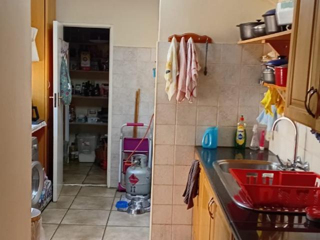4 Bedroom House For Sale in Eldoraigne