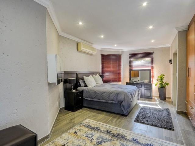 4 Bedroom House For Sale in Eldoraigne