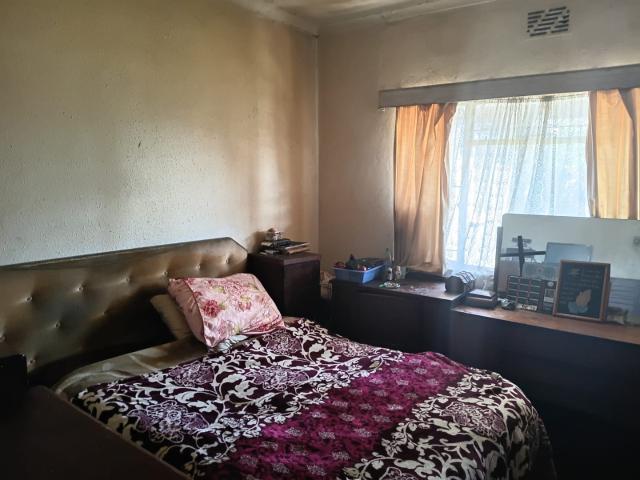 4 Bedroom House For Sale in Elsies River
