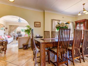 4 Bedroom House For Sale in Elspark