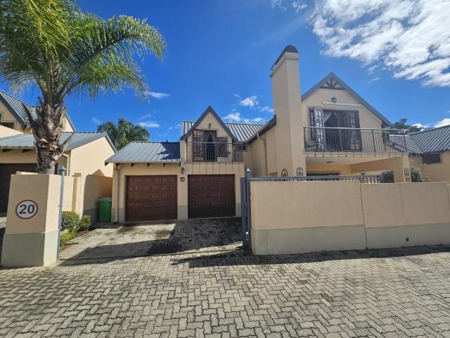 4 Bedroom House For Sale in Equestria