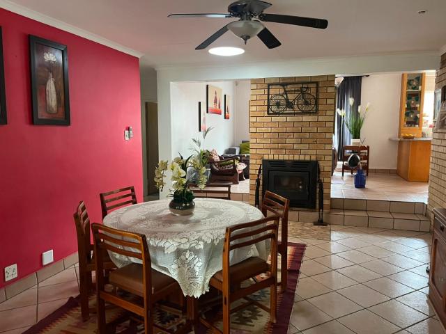 4 Bedroom House For Sale in Erasmusrand