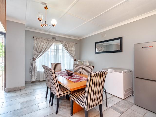 4 Bedroom House For Sale in Estera