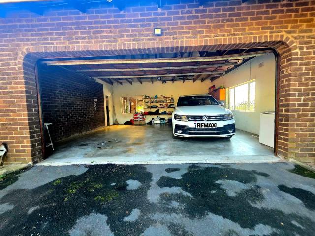 4 Bedroom House For Sale in Escombe