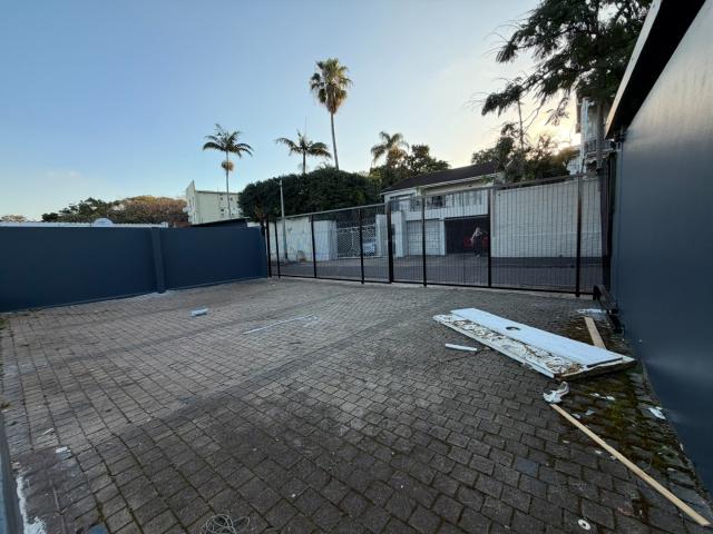 4 Bedroom House For Sale in Essenwood