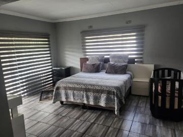 4 Bedroom House For Sale in Evans Park