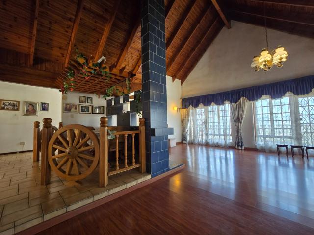 4 Bedroom House For Sale in Everest Heights